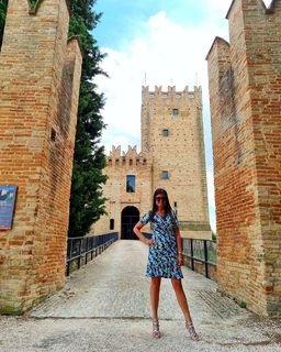 Sara Tommasi feet photo thumbnail