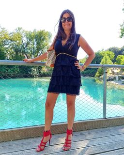 Sara Tommasi feet photo thumbnail