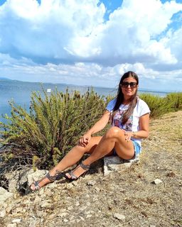 Sara Tommasi feet photo thumbnail