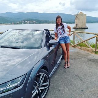 Sara Tommasi feet photo thumbnail