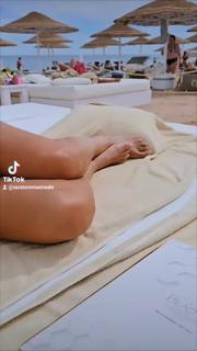 Sara Tommasi feet photo thumbnail