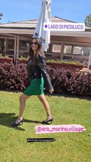 Sara Tommasi feet photo thumbnail