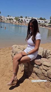 Sara Tommasi feet photo thumbnail