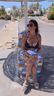 Sara Tommasi feet photo thumbnail