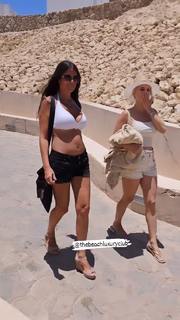 Sara Tommasi feet photo thumbnail