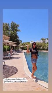 Sara Tommasi feet photo thumbnail