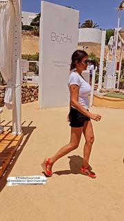 Sara Tommasi feet photo thumbnail