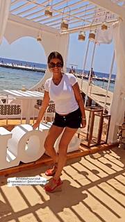 Sara Tommasi feet photo thumbnail