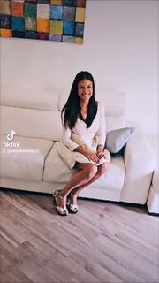 Sara Tommasi feet photo thumbnail