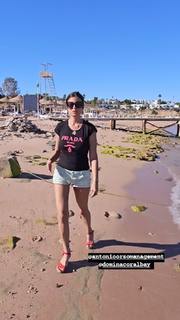 Sara Tommasi feet photo thumbnail