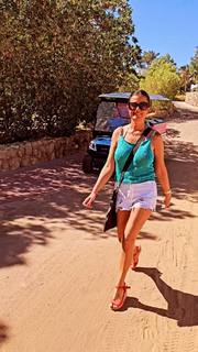 Sara Tommasi feet photo thumbnail