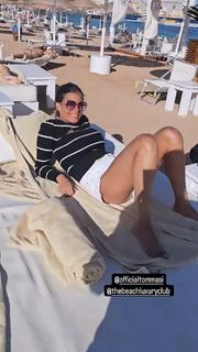 Sara Tommasi feet photo thumbnail