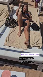 Sara Tommasi feet photo thumbnail