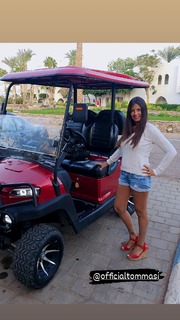Sara Tommasi feet photo thumbnail