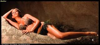 Sara Tommasi feet photo thumbnail