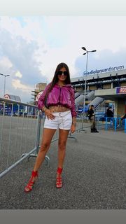 Sara Tommasi feet photo thumbnail