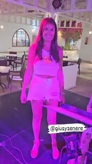 Sara Tommasi feet photo thumbnail