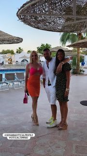 Sara Tommasi feet photo thumbnail