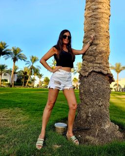 Sara Tommasi feet photo thumbnail