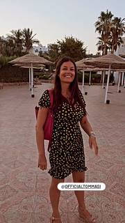 Sara Tommasi feet photo thumbnail