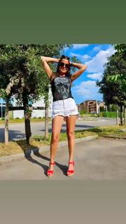 Sara Tommasi feet photo thumbnail