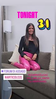 Sara Tommasi feet photo thumbnail