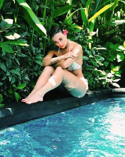 Sara Uribe feet photo 1