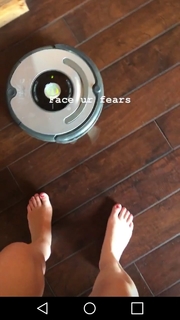 Sara Waisglass feet photo 3