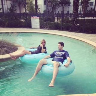 Sara Walsh feet photo thumbnail