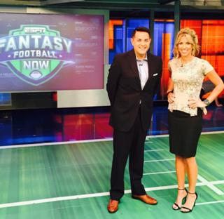 Sara Walsh feet photo thumbnail