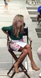 Sara Walsh feet photo thumbnail