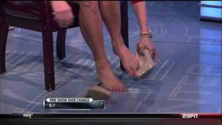 Sara Walsh feet photo thumbnail