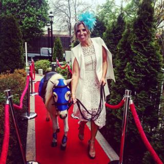 Sara Walsh feet photo thumbnail