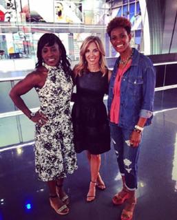 Sara Walsh feet photo thumbnail