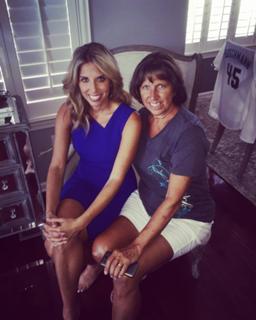 Sara Walsh feet photo thumbnail