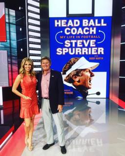 Sara Walsh feet photo thumbnail
