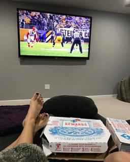 Sara Walsh feet photo thumbnail