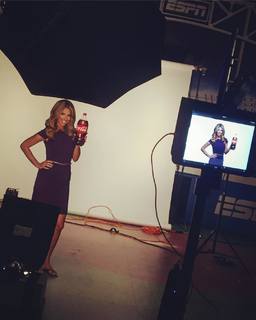 Sara Walsh feet photo thumbnail