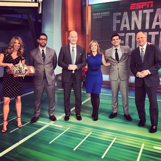 Sara Walsh feet photo thumbnail