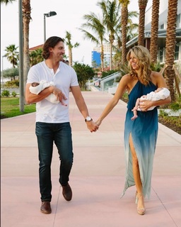 Sara Walsh feet photo thumbnail