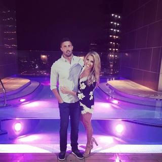 Sara Walsh feet photo thumbnail