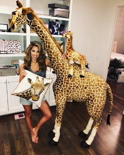 Sara Walsh feet photo thumbnail