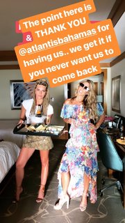 Sara Walsh feet photo thumbnail