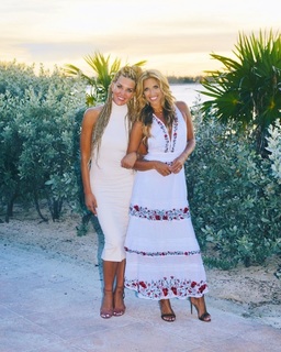 Sara Walsh feet photo thumbnail