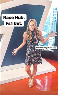 Sara Walsh feet photo thumbnail