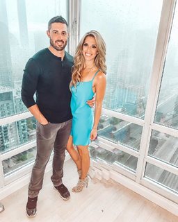 Sara Walsh feet photo thumbnail