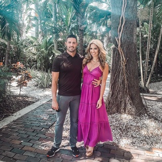 Sara Walsh feet photo thumbnail