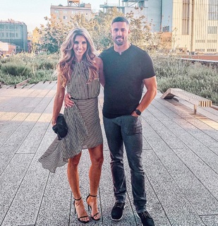 Sara Walsh feet photo thumbnail