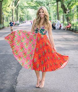 Sara Walsh feet photo thumbnail