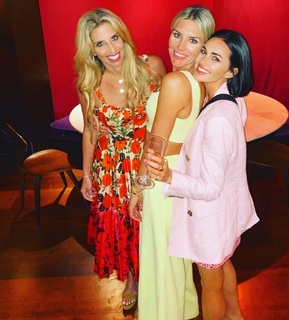 Sara Walsh feet photo thumbnail